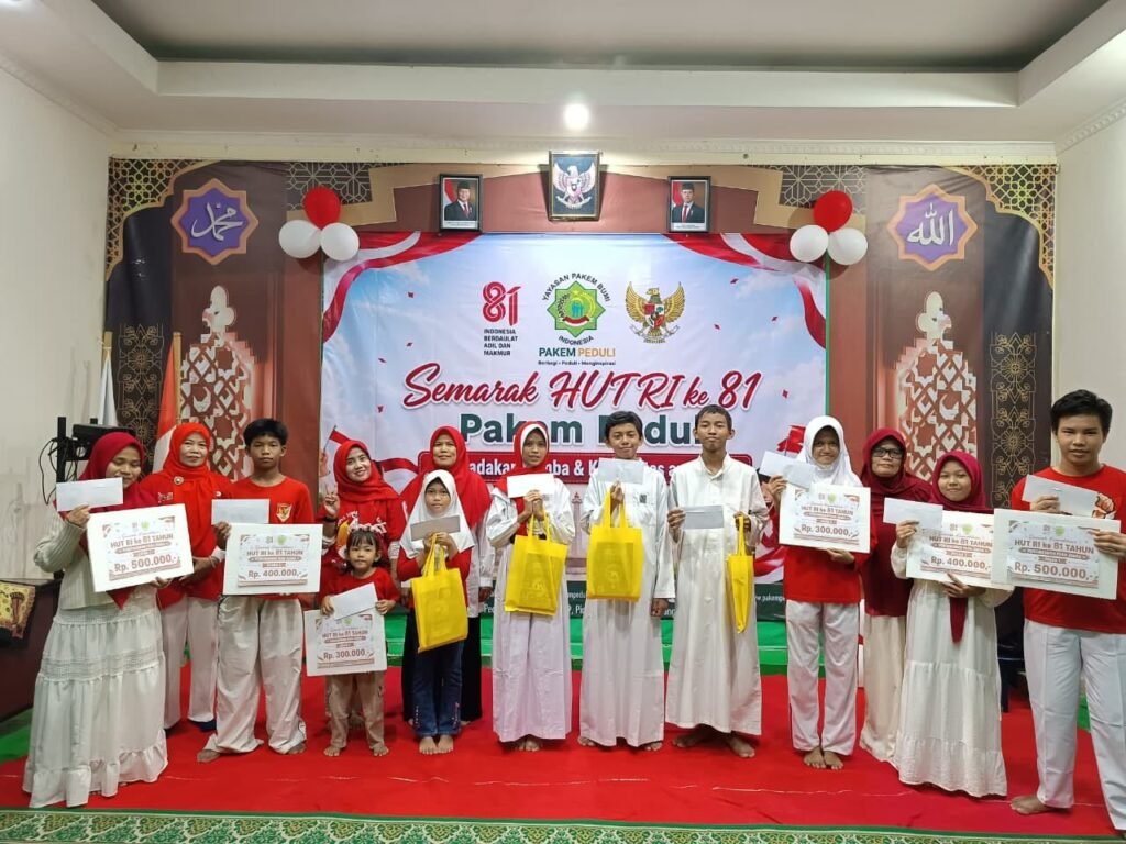 Hadiah yang diberikan meliputi Juara I sebesar Rp500.000, Juara II Rp400.000, Juara III Rp300.000, serta Juara Harapan I dan II masing-masing Rp50.000. Selain hadiah uang pembinaan, para peserta juga mendapatkan bingkisan sebagai bentuk perhatian dan apresiasi dari yayasan.